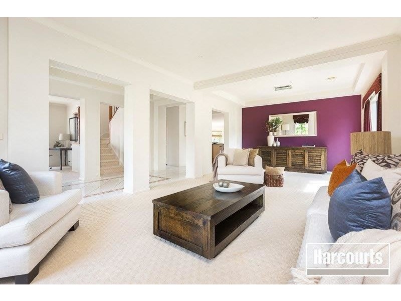 30 Kuranda Crescent, Berwick VIC 3806