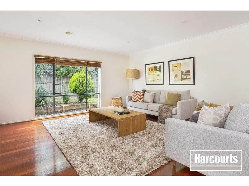 30 Kuranda Crescent, Berwick VIC 3806