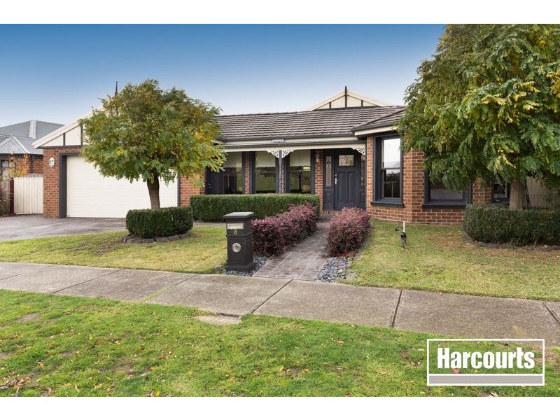 8 Hilltop Close, Narre Warren South VIC 3805