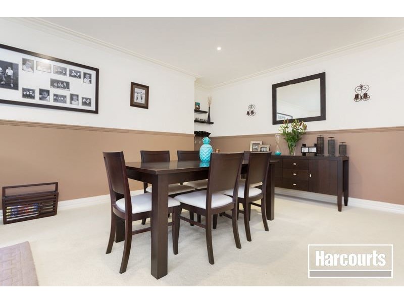 8 Hilltop Close, Narre Warren South VIC 3805