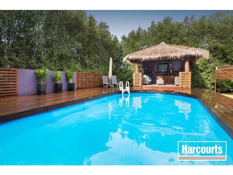 8 Hilltop Close, Narre Warren South VIC 3805