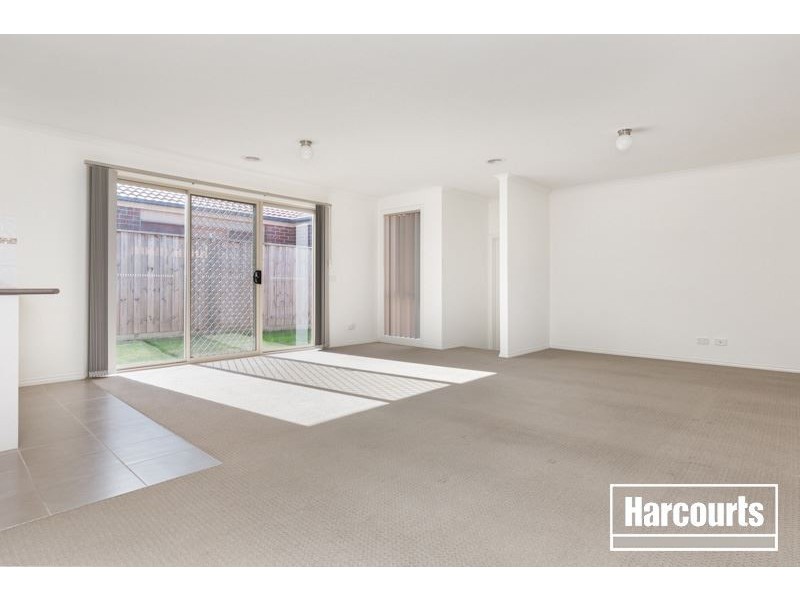 26 Hawkeseye Way, Cranbourne East VIC 3977