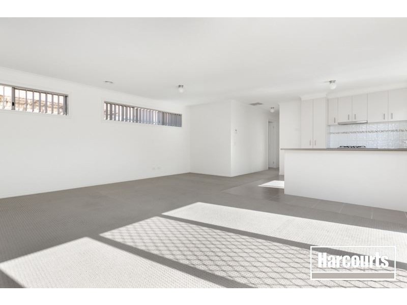 26 Hawkeseye Way, Cranbourne East VIC 3977