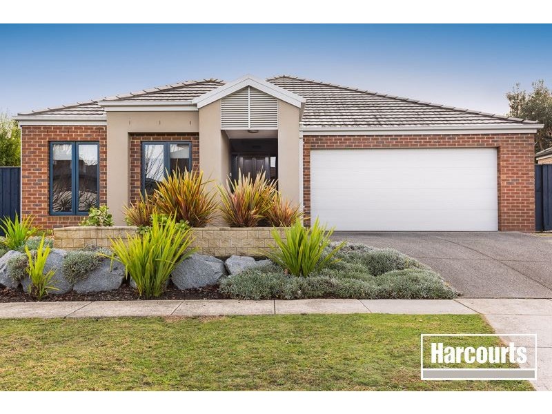 10 Chase Boulevard, Berwick VIC 3806