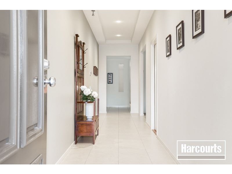 10 Chase Boulevard, Berwick VIC 3806