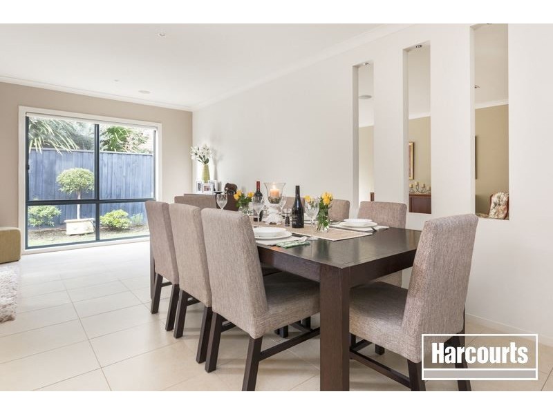 10 Chase Boulevard, Berwick VIC 3806