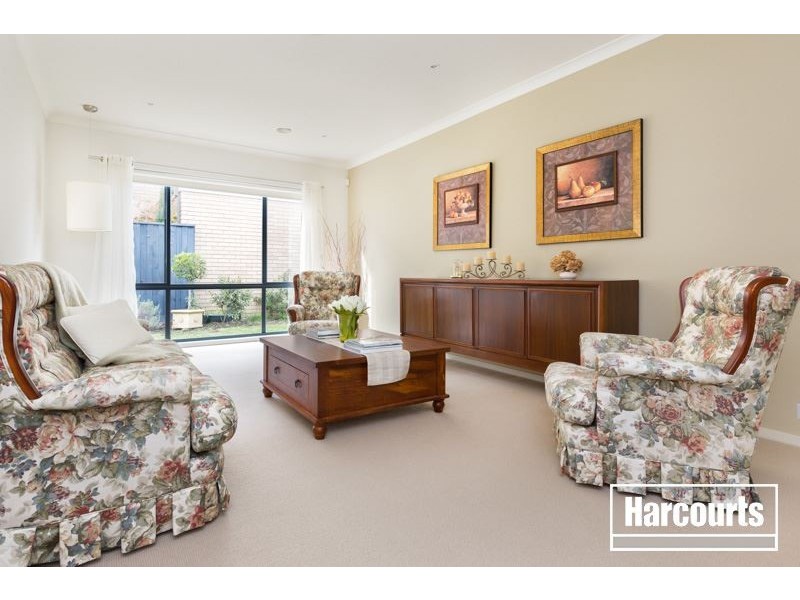 10 Chase Boulevard, Berwick VIC 3806