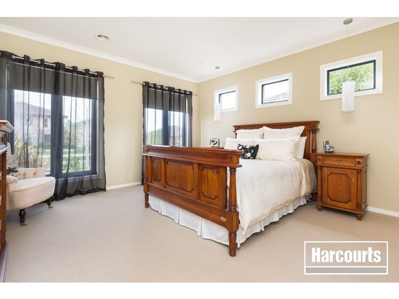 10 Chase Boulevard, Berwick VIC 3806