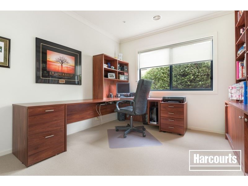 10 Chase Boulevard, Berwick VIC 3806