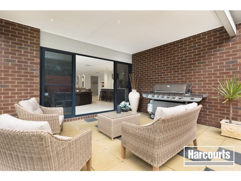 10 Chase Boulevard, Berwick VIC 3806