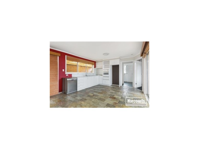 6 Sunnyside Drive, Berwick VIC 3806