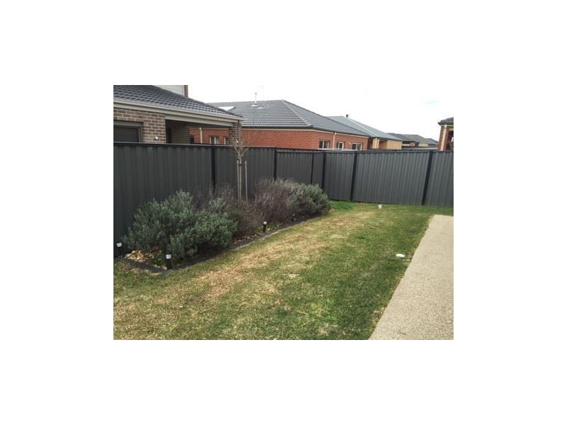 7 Appaloosa Grove, Clyde North VIC 3978