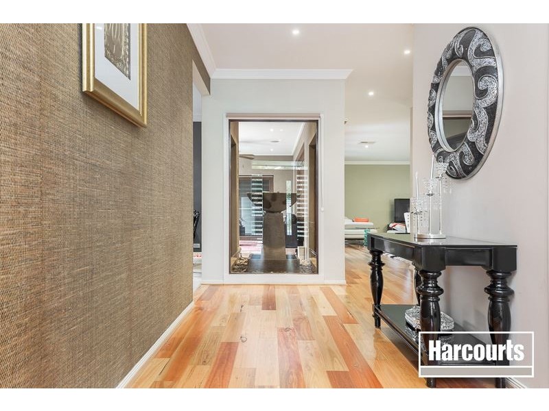 4 Nature Circuit, Cranbourne North VIC 3977