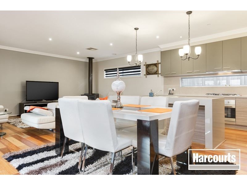 4 Nature Circuit, Cranbourne North VIC 3977