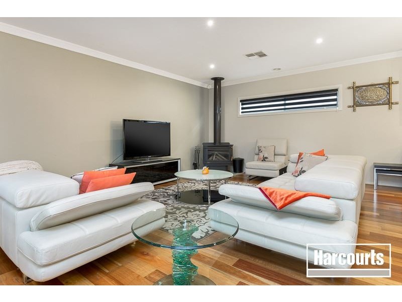 4 Nature Circuit, Cranbourne North VIC 3977