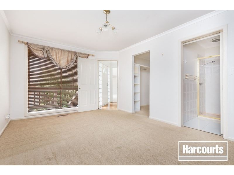 12 Ellaswood Close, Berwick VIC 3806
