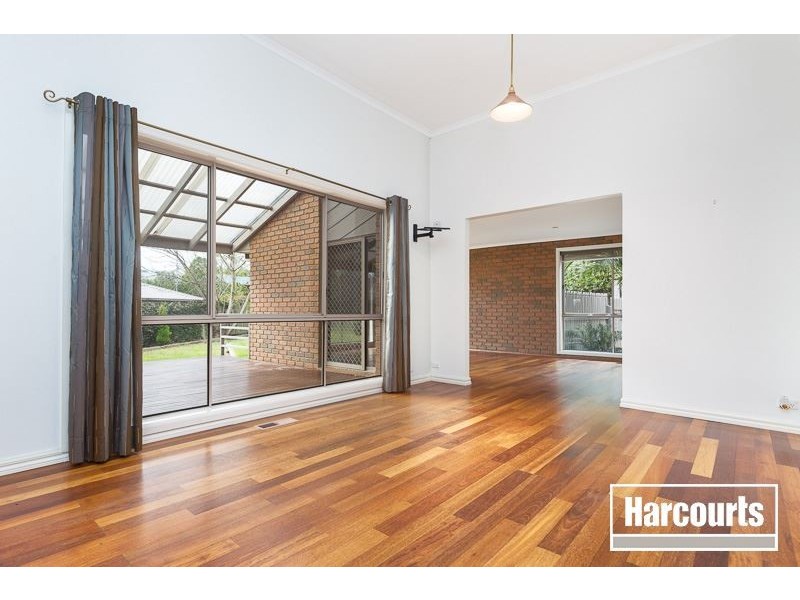 12 Ellaswood Close, Berwick VIC 3806