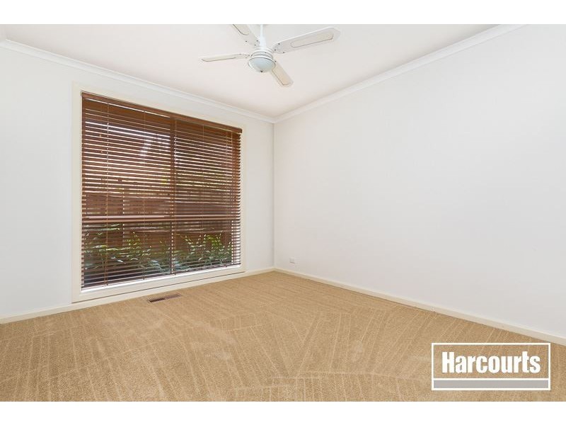 12 Ellaswood Close, Berwick VIC 3806