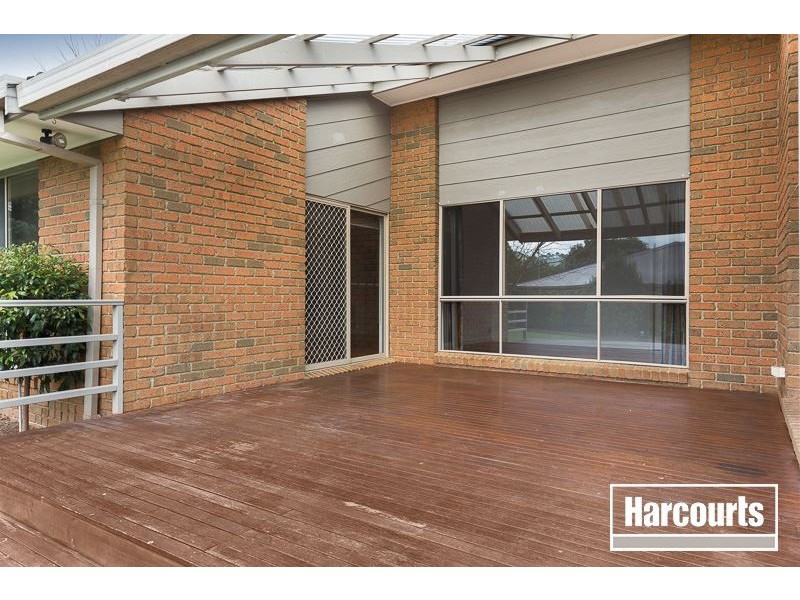 12 Ellaswood Close, Berwick VIC 3806