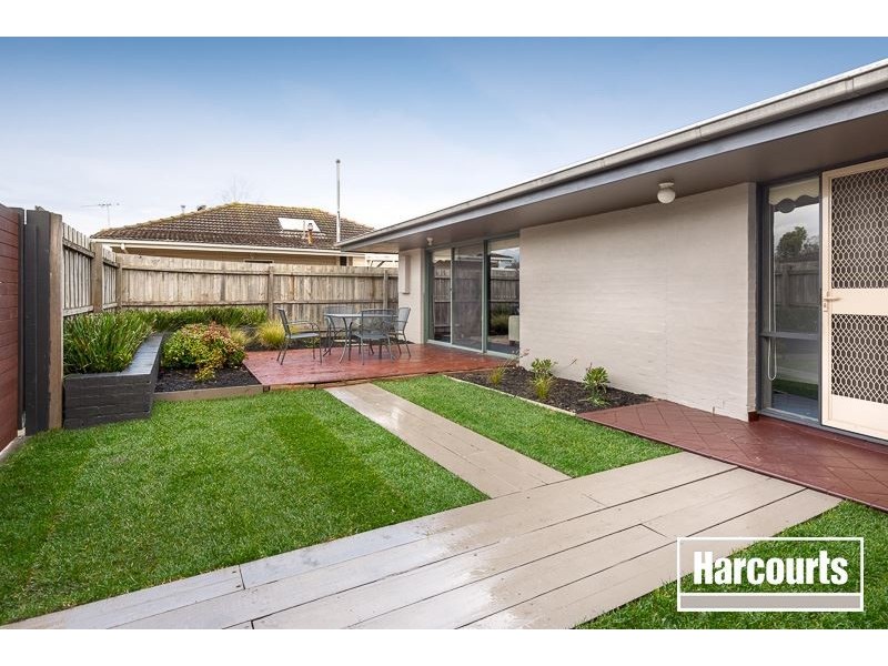 2/2 Southbourne Avenue, Dandenong South VIC 3175