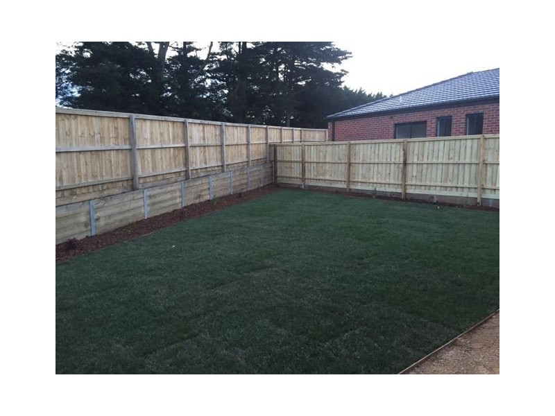 39 Nixon Drive, Berwick VIC 3806