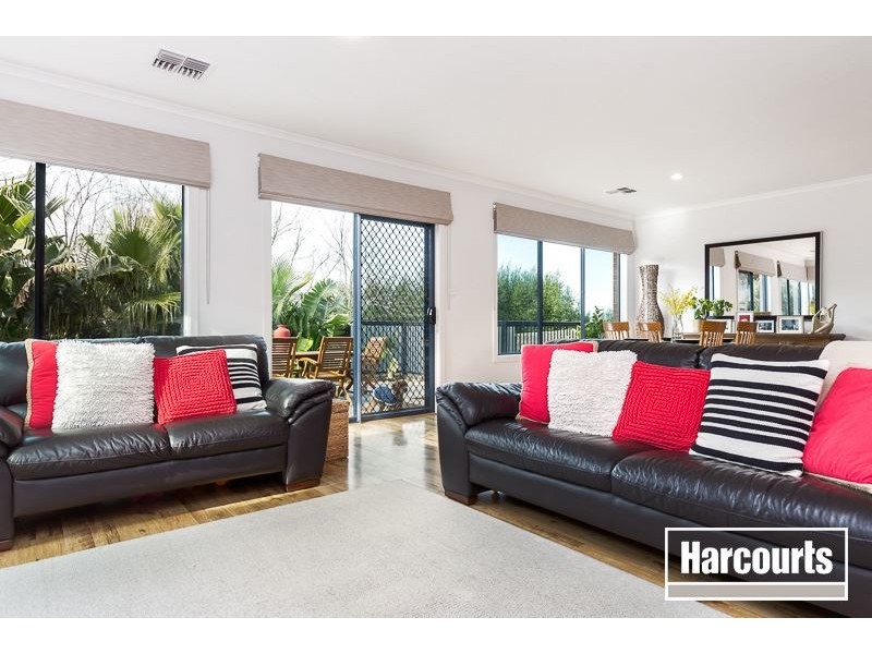 49 Glenview Rise, Berwick VIC 3806