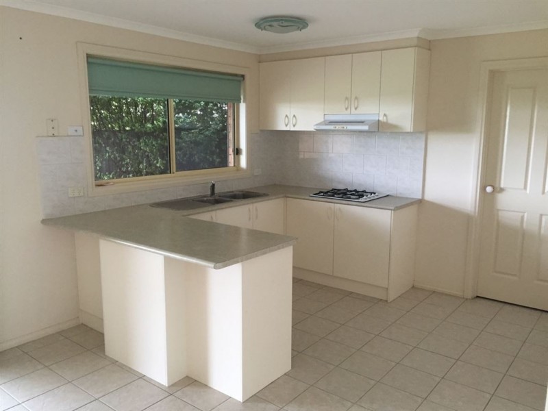 13 Hartsmere Drive, Berwick VIC 3806