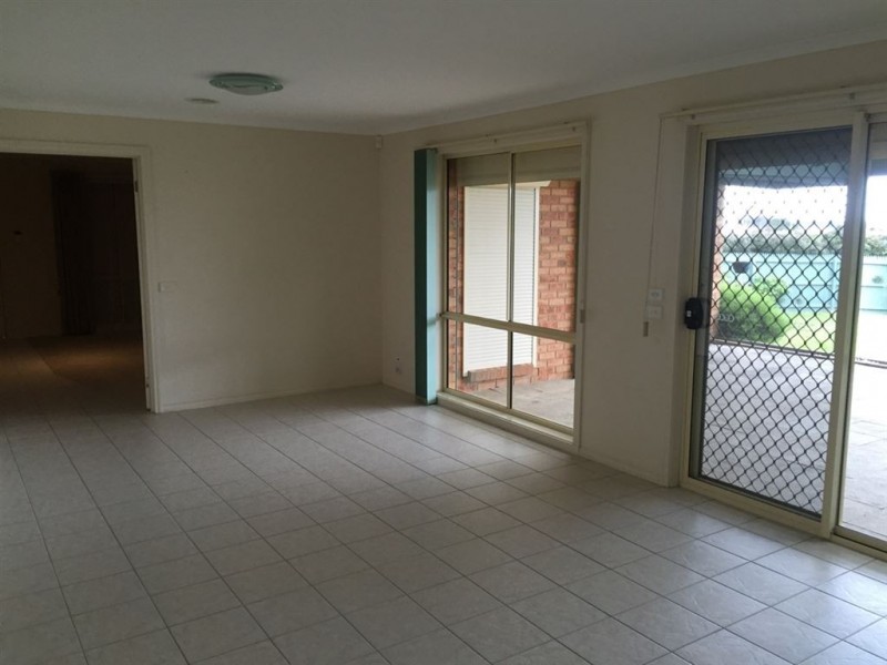 13 Hartsmere Drive, Berwick VIC 3806
