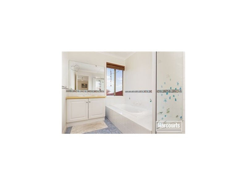 28 Highfielde Avenue, Berwick VIC 3806