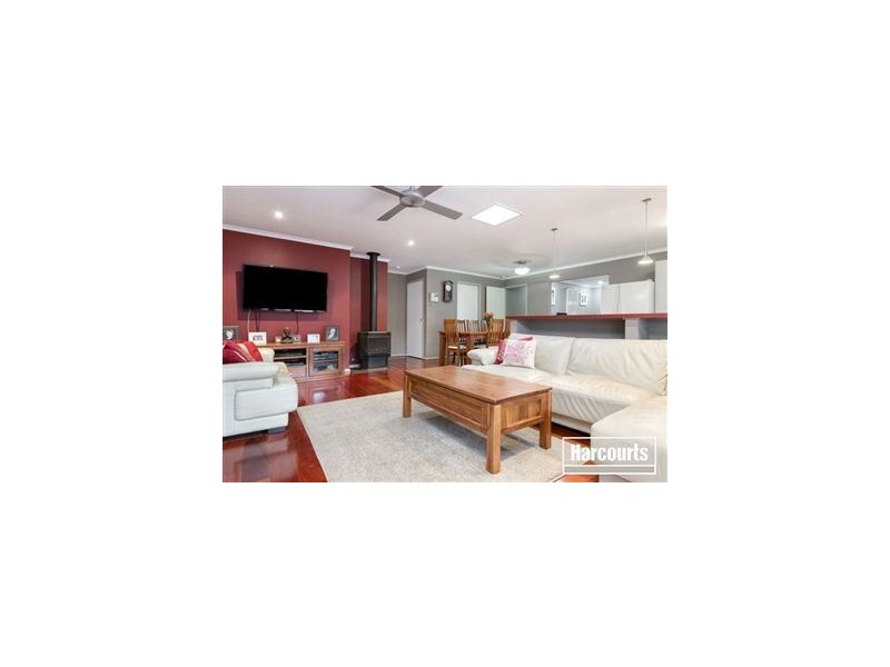 6 Mahogany Avenue, Berwick VIC 3806