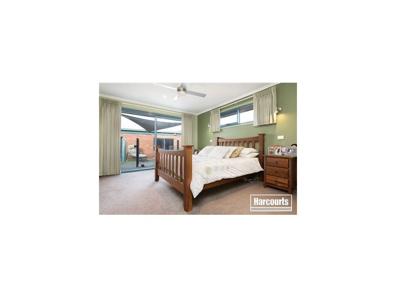 6 Mahogany Avenue, Berwick VIC 3806