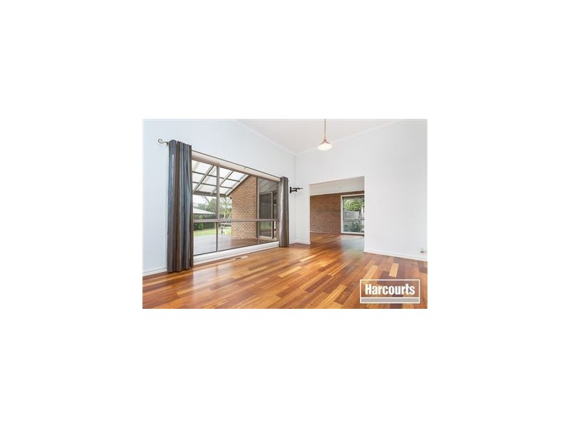 12 Ellaswood Close, Berwick VIC 3806