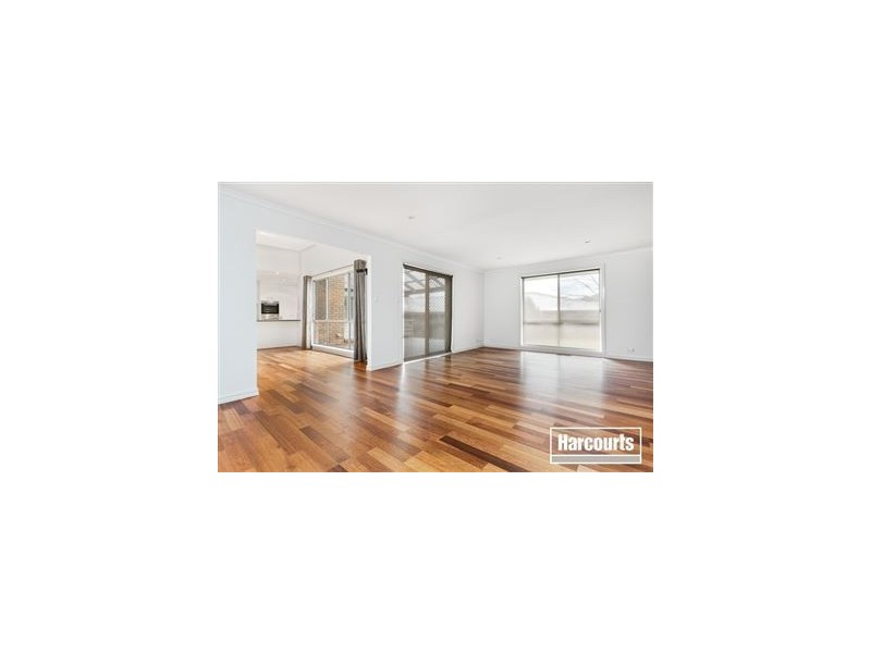 12 Ellaswood Close, Berwick VIC 3806