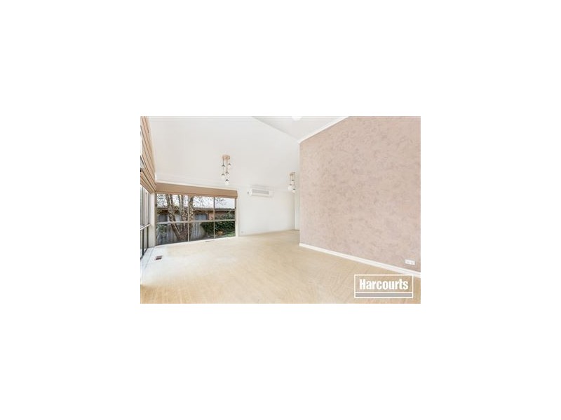 12 Ellaswood Close, Berwick VIC 3806