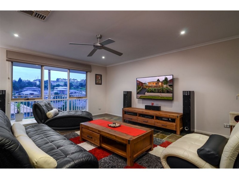 5 Lawrence Drive, Berwick VIC 3806