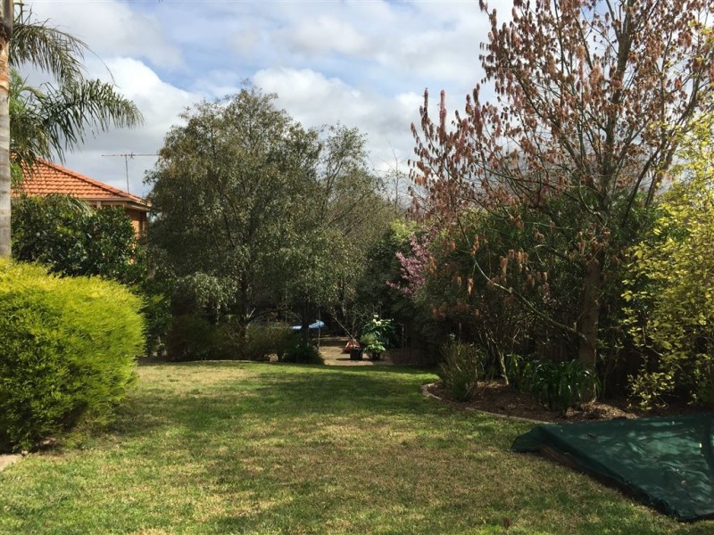 6 Grenville Court, Berwick VIC 3806