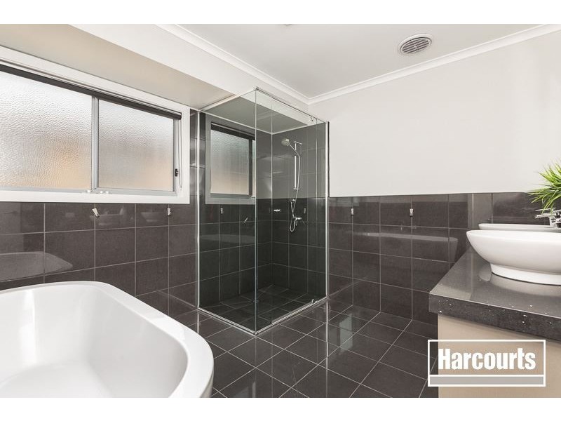 4 Eaglehawk Drive, Berwick VIC 3806