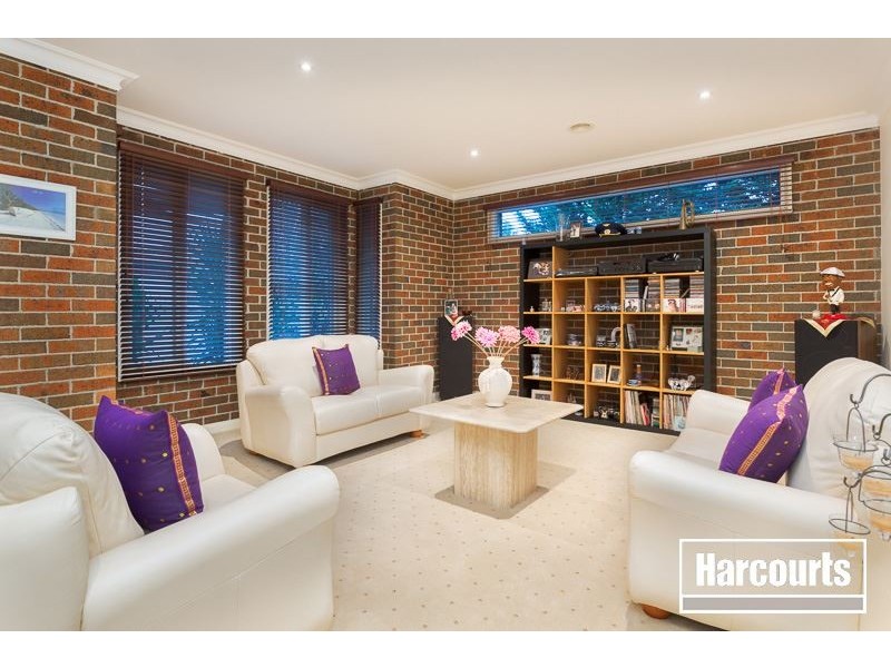 12 Glen Vista Drive, Narre Warren North VIC 3804