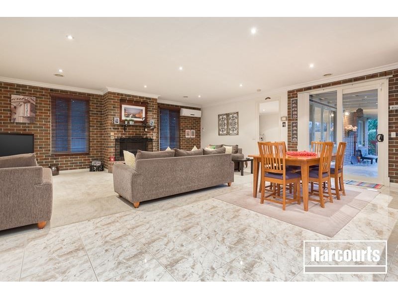 12 Glen Vista Drive, Narre Warren North VIC 3804