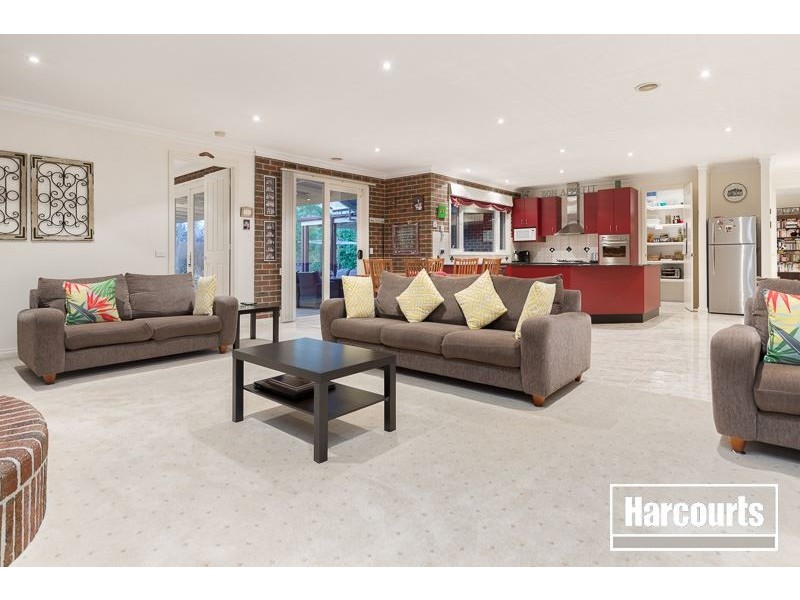 12 Glen Vista Drive, Narre Warren North VIC 3804