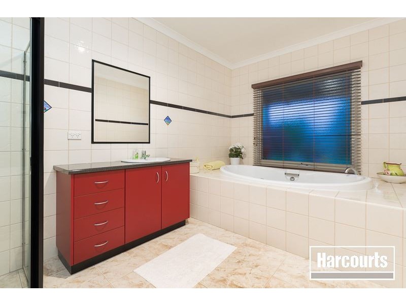 12 Glen Vista Drive, Narre Warren North VIC 3804