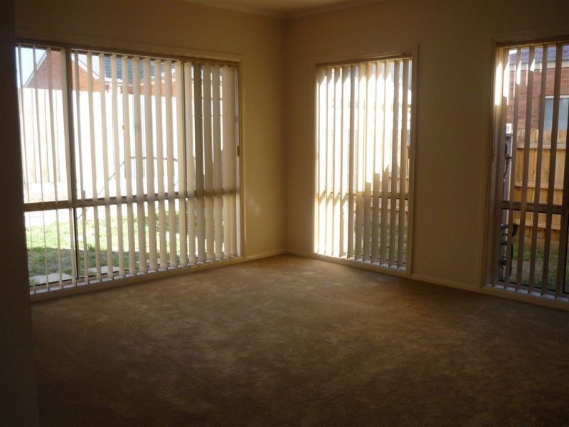 42 Norwegian Way, Narre Warren South VIC 3805