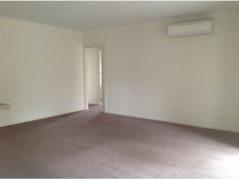 4 Cavalier Drive, Berwick VIC 3806