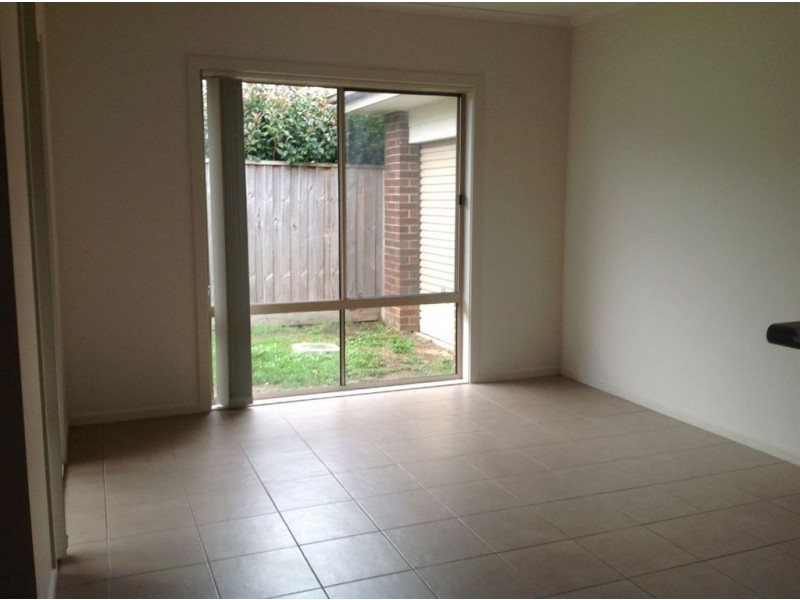 4 Cavalier Drive, Berwick VIC 3806