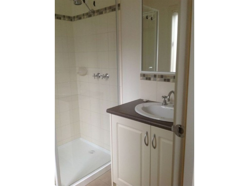 4 Cavalier Drive, Berwick VIC 3806