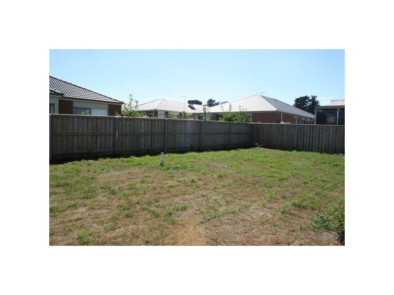 4 Cavalier Drive, Berwick VIC 3806