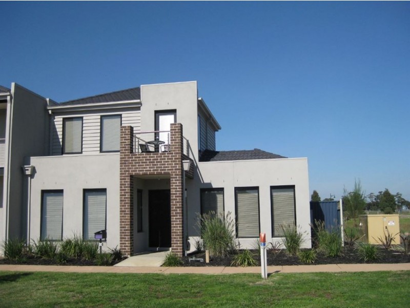 54 The Parkway, Pakenham VIC 3810