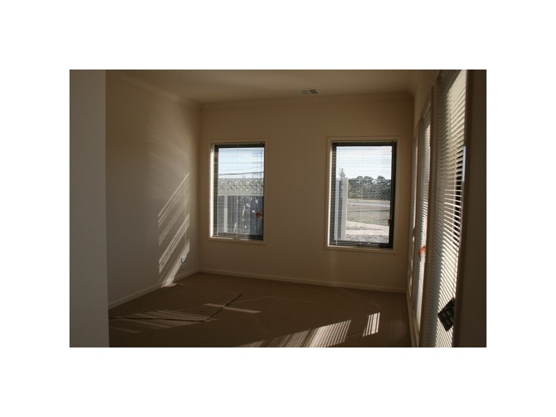 54 The Parkway, Pakenham VIC 3810