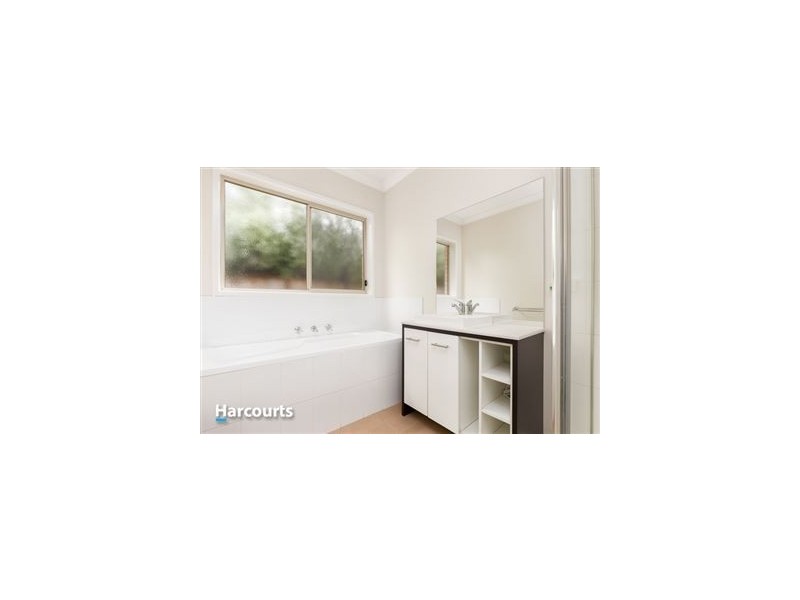 7 Leisurewood Drive, Berwick VIC 3806