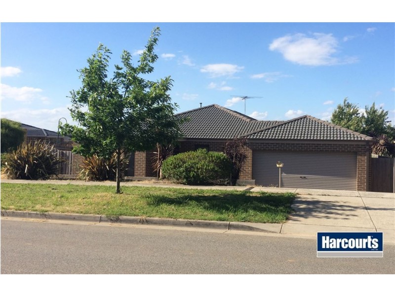 38 Golf Links Road, Berwick VIC 3806